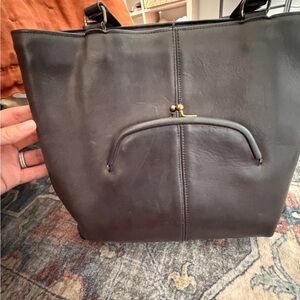 Vtg Coach Classic Black Leather Tote Bag with Front Kiss-Lock Pocket